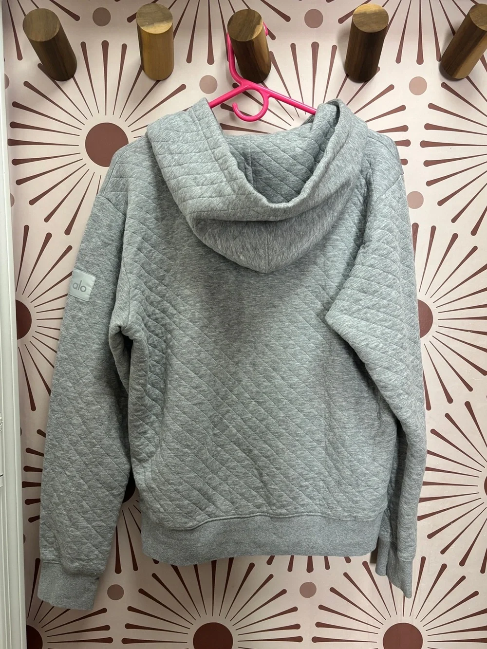 ALO Yoga Quilted Crewneck Hoodie Sweatshirt - Light Gray